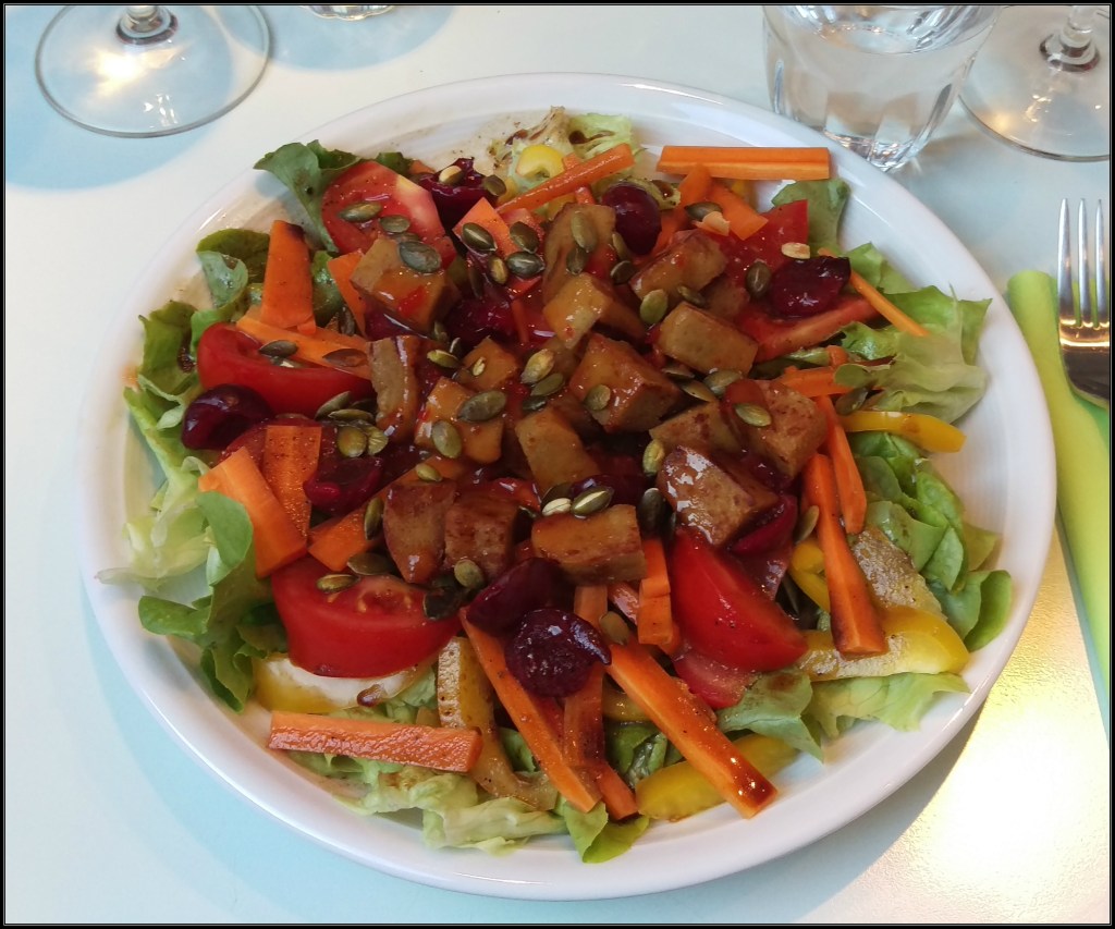 150730 salat mit süßlupinenfilet