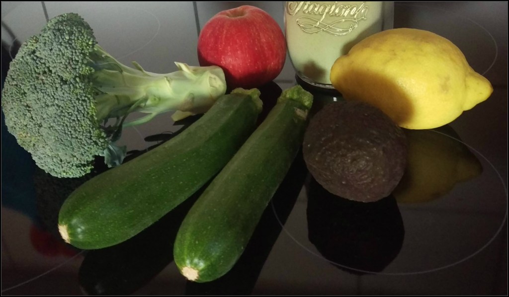 150807 avocado broccoli smoothie I