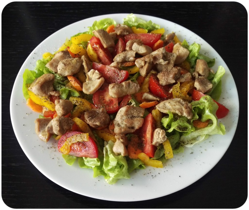 150830 salat m. putengeschnetzeltem