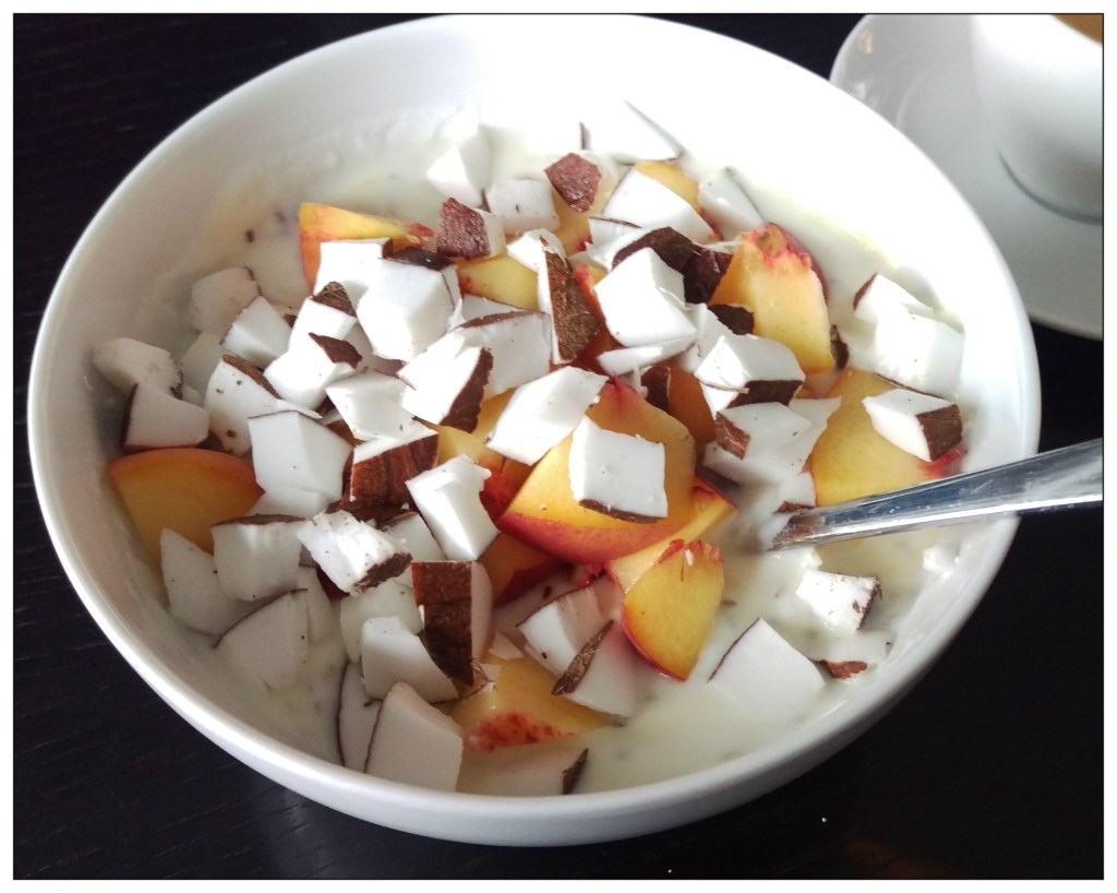 150921 joghurt m pfirsich und kokos