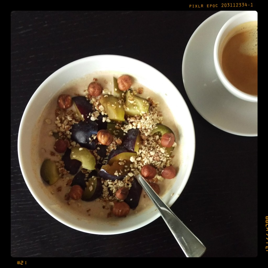 150925 zimtjoghurt m zwetschgen