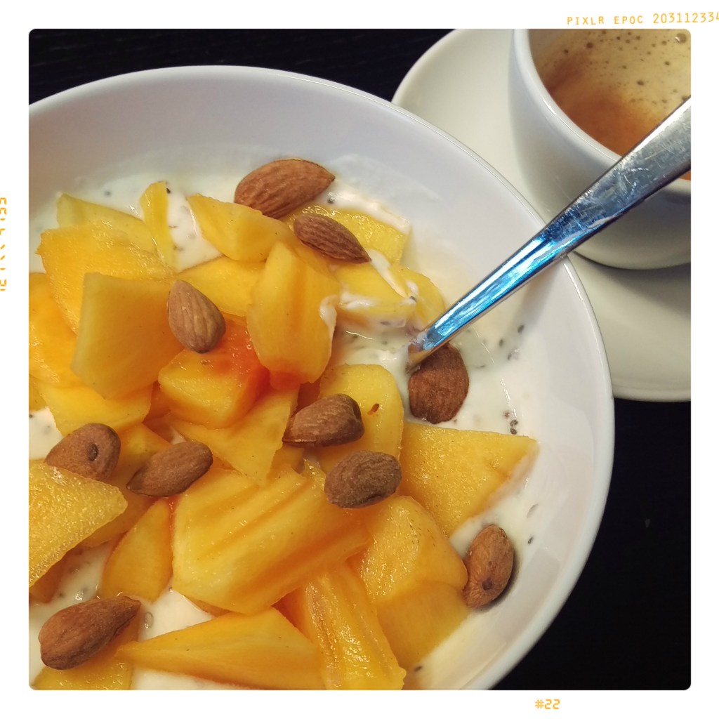 160117 amaranthjoghurt m khaki