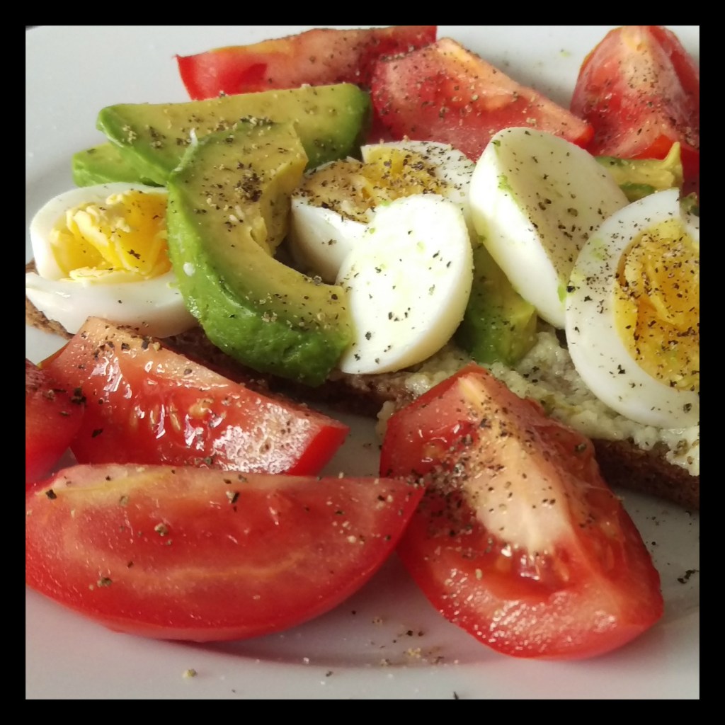 160509 esener brot m avocado u ei