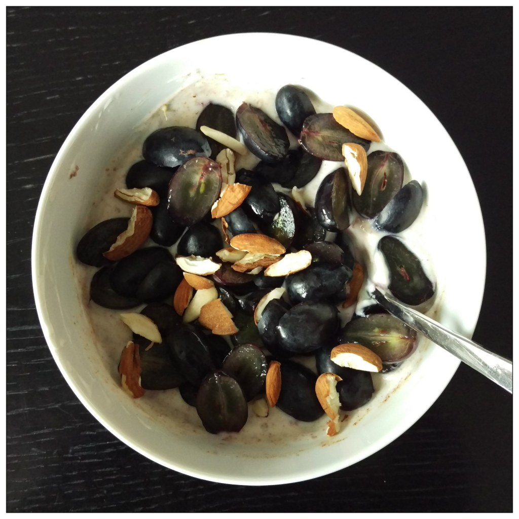 160522 zimtjoghurt m weinbeeren