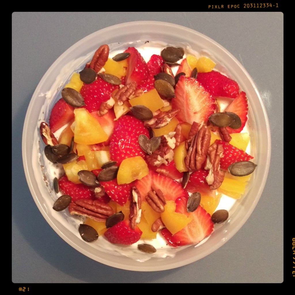 160722 joghurtquark erdbeeren paprika
