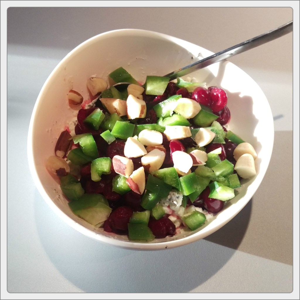 160816 hüttenkäse m wildkirschen u paprika