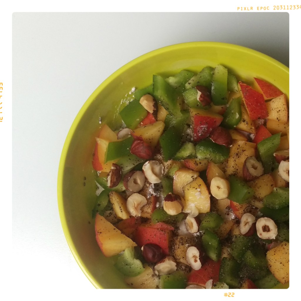 160907 hüttenkäse pfirsich paprika