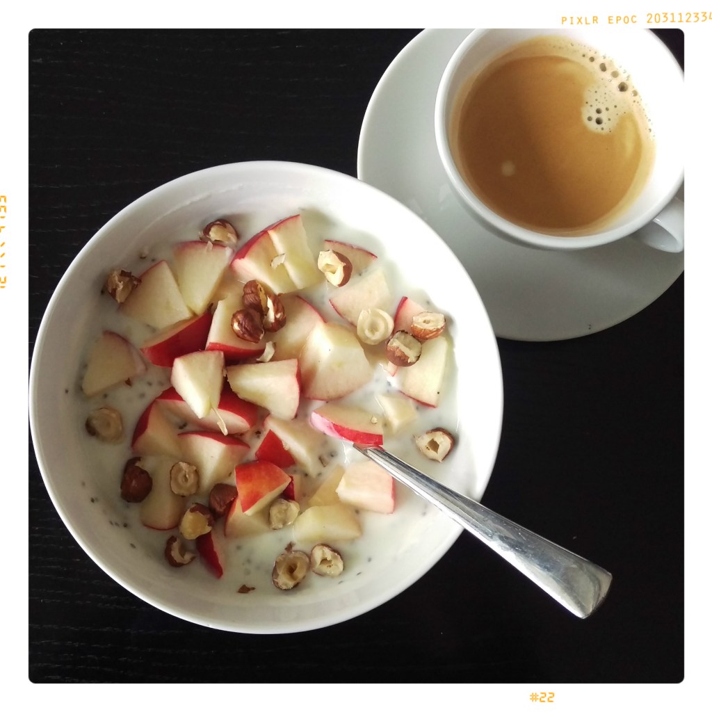 161004-zitronenjoghurt-m-apfel-u-nuessen