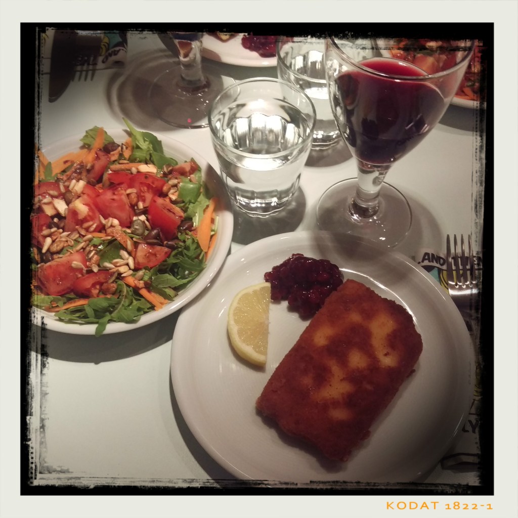 161122-saganaki-preiselbeeren-salat
