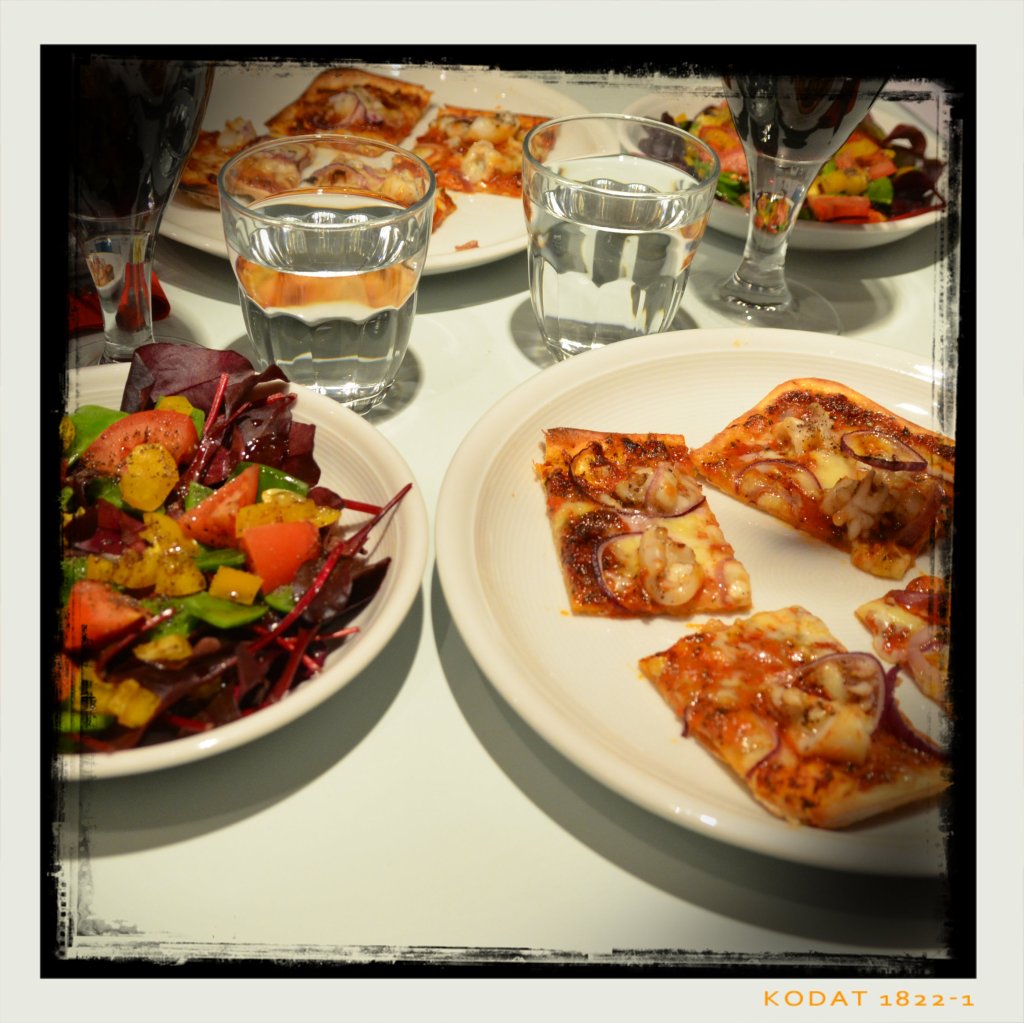 170224-pizza-sepia-2